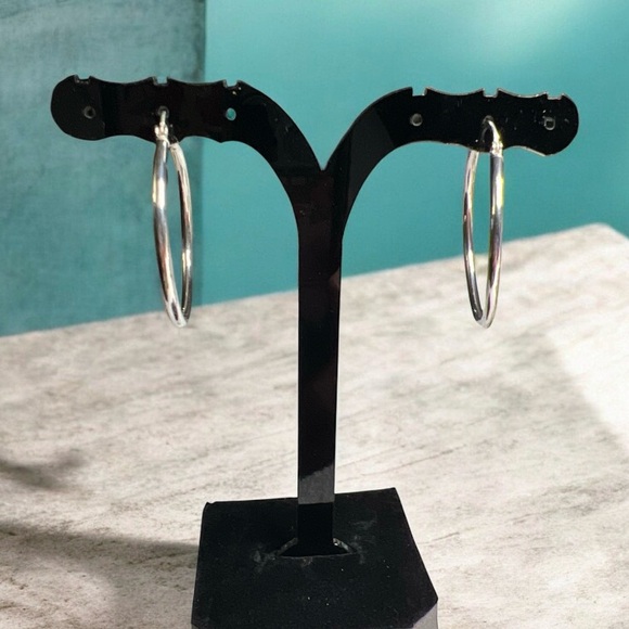 Vintage 925 Sterling Silver 1.36” English Lock Hoop Earrings Signed 3.46g - Picture 2 of 4